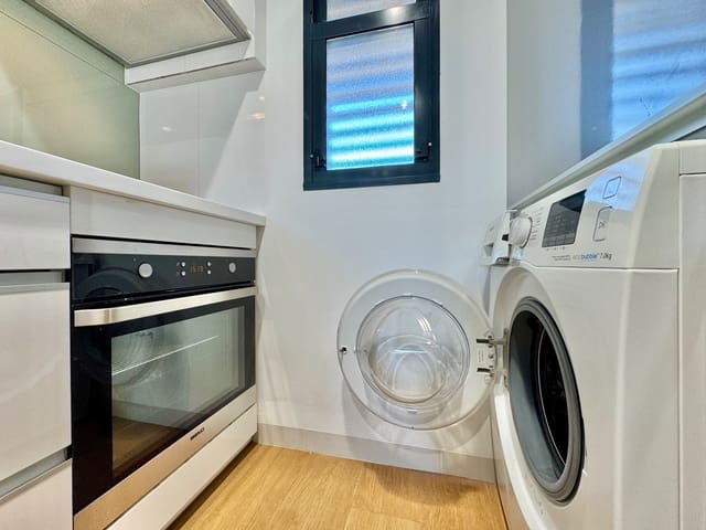 Apartamento de 2 habitaciones en Orihuela en venta con piscina garaje - 269.000 € (Ref: 10093962)