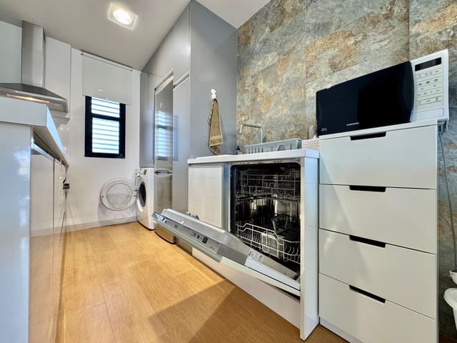 Apartamento de 2 habitaciones en Orihuela en venta con piscina garaje - 269.000 € (Ref: 10093962)