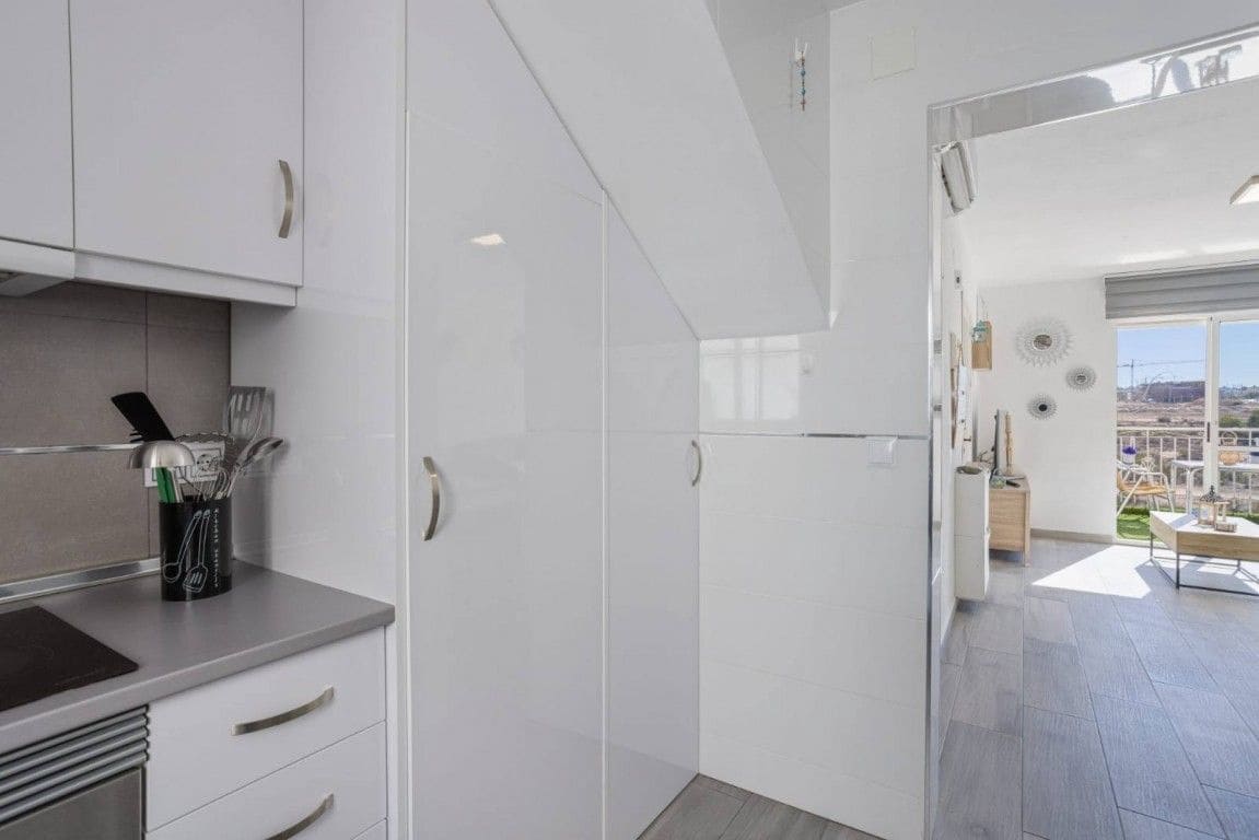 3 soveværelse Lejlighed til salg i Torrevieja - € 207.000 (Ref: 10094350)