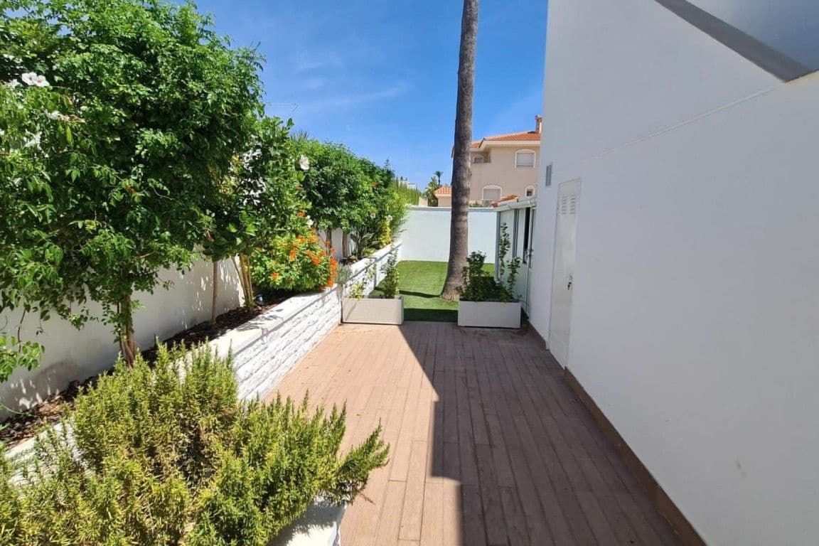 3 soveværelse Villa til salg i Almoradi - € 530.000 (Ref: 10094354)