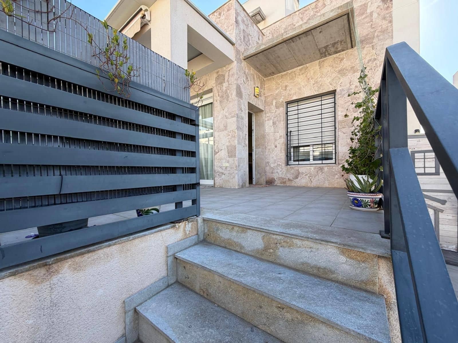 Adosado de 3 habitaciones en Aguas Nuevas en venta con piscina - 370.000 € (Ref: 10094356)