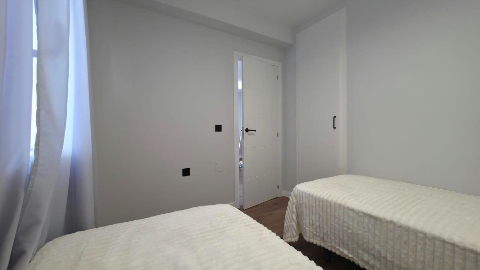 Bungalow de 2 habitaciones en Torrevieja en venta con piscina - 199.000 € (Ref: 10098077)
