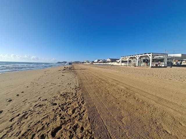 3 bedroom Semi-detached Villa for sale in Los Europeos, Torrevieja - € 765,000 (Ref: 10098080)