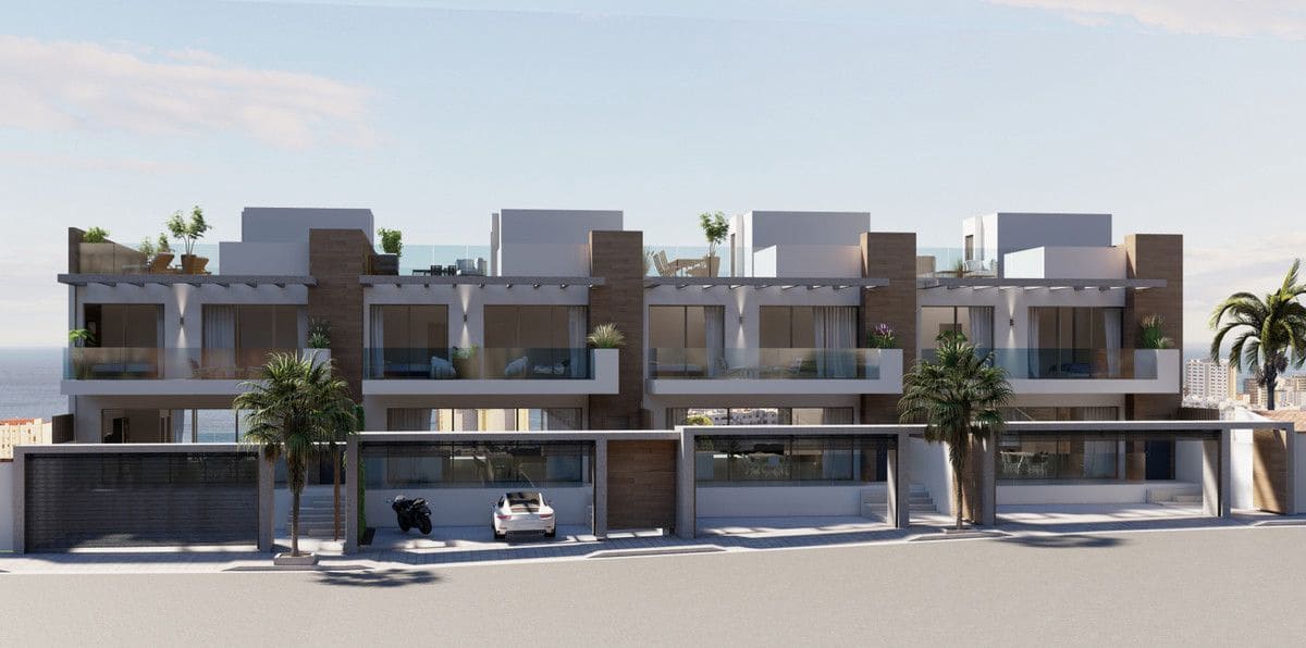 3 quarto Moradia para venda em Fuengirola com piscina - 1 460 000 € (Ref: 10098149)