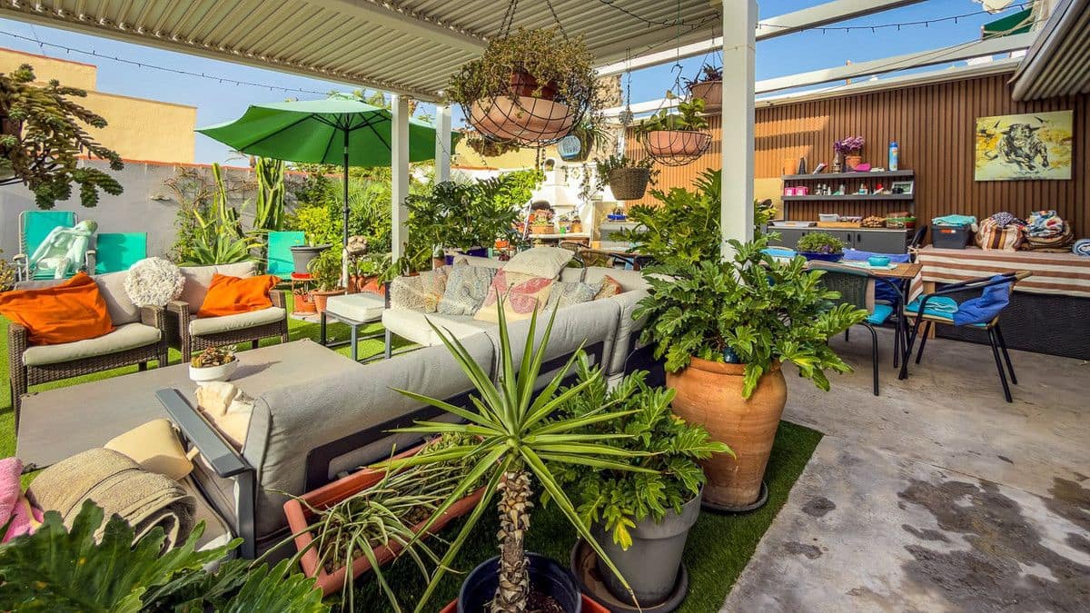 2 soveværelse Villa til salg i Torrevieja med swimmingpool - € 465.000 (Ref: 10099993)