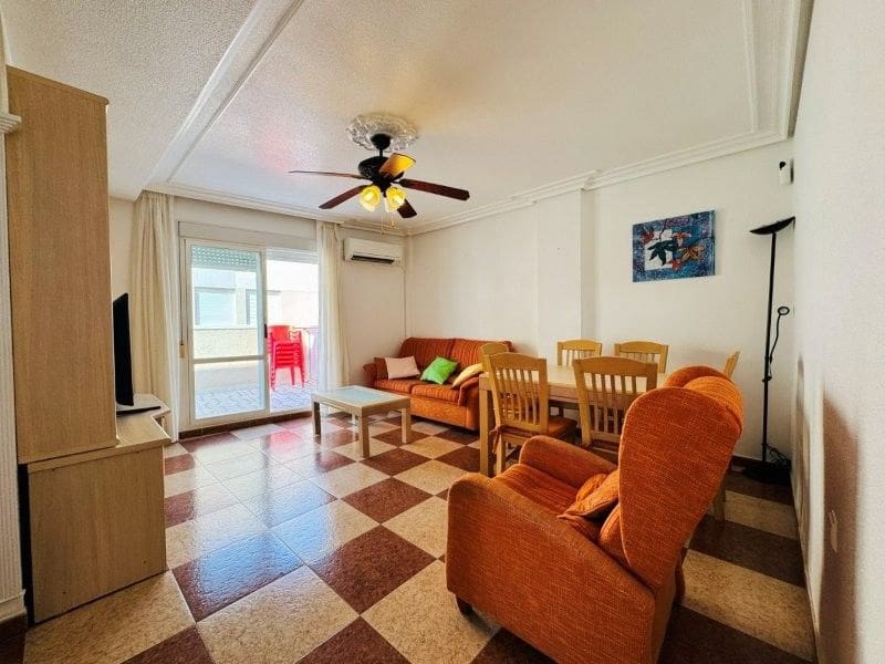 Ático de 2 habitaciones en Torrevieja en venta - 180.000 € (Ref: 10100023)
