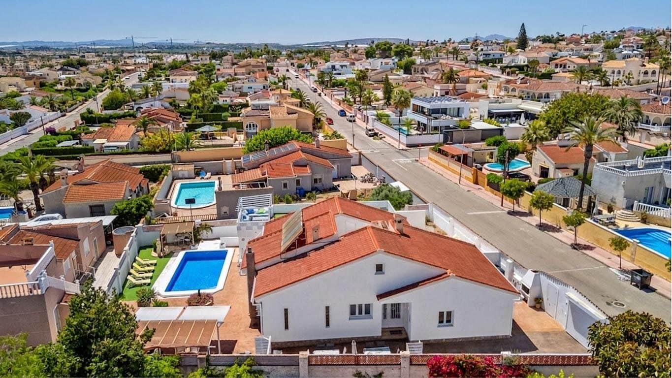 Chalet de 6 habitaciones en Rojales en venta - 740.000 € (Ref: 10100086)