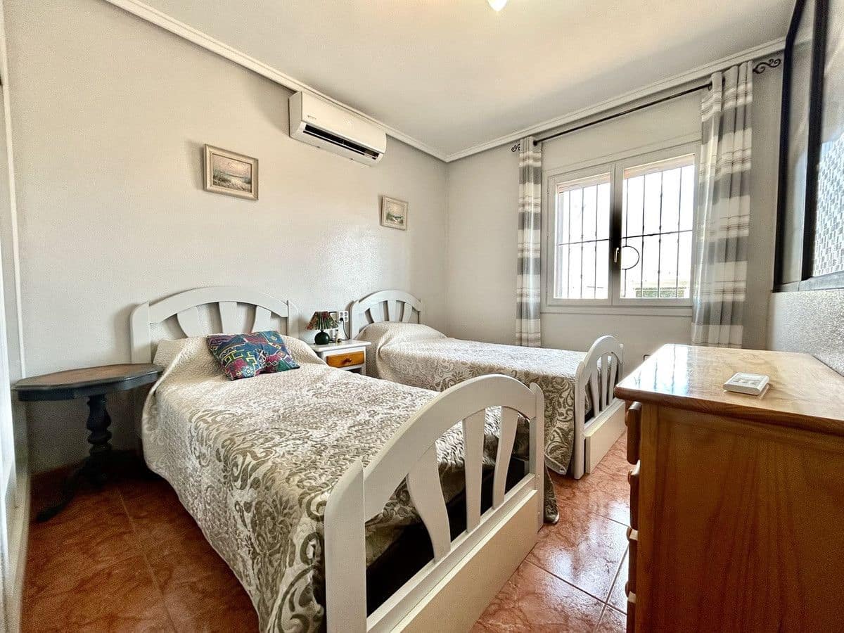 2 sovrum Hus till salu i Playa Flamenca - 219 500 € (Ref: 10100092)