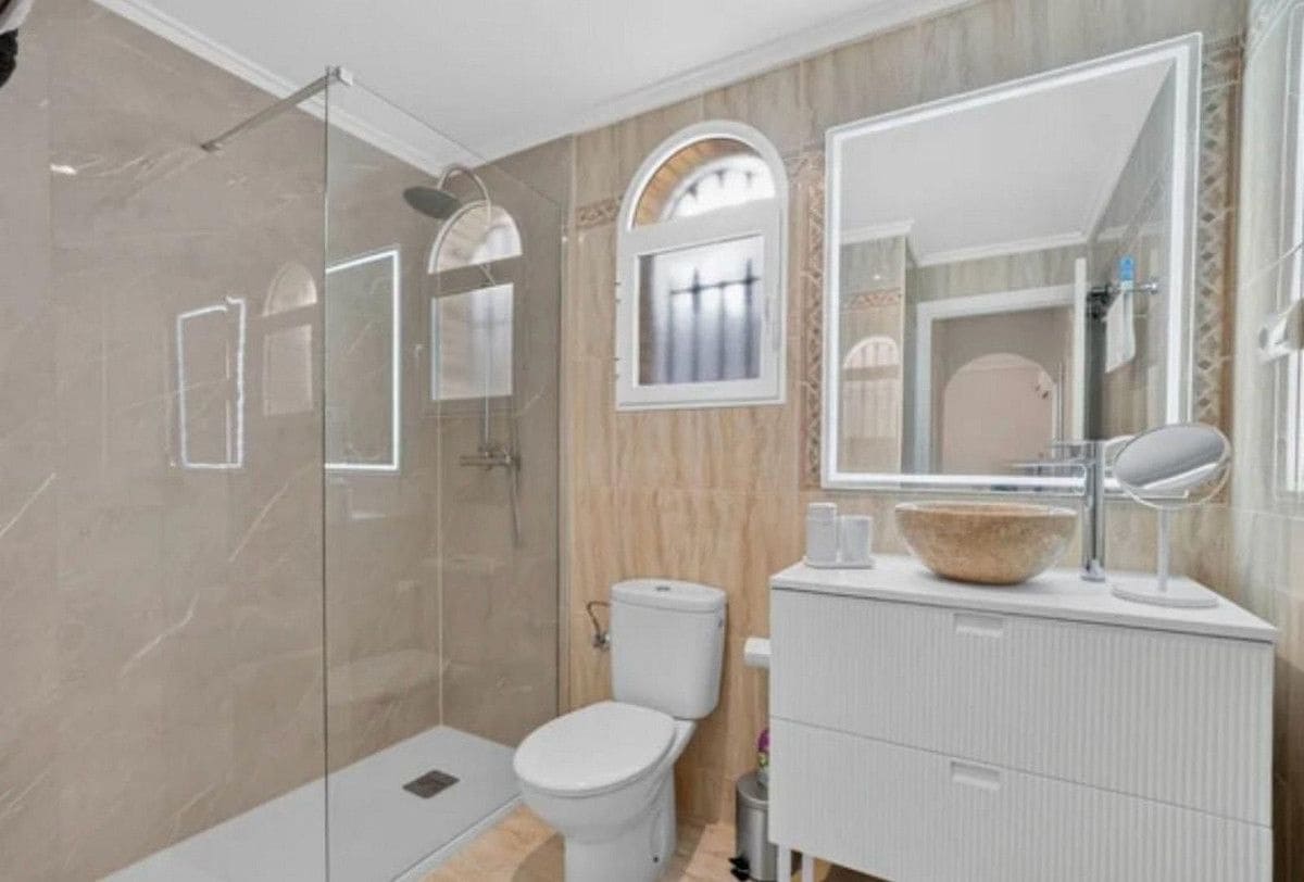 2 soverom Leilighet til salgs i Orihuela Costa med svømmebasseng - € 219 000 (Ref: 10101956)