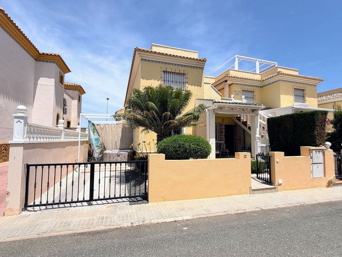 2 soverom Leilighet til salgs i Orihuela Costa med svømmebasseng - € 219 000 (Ref: 10101956)