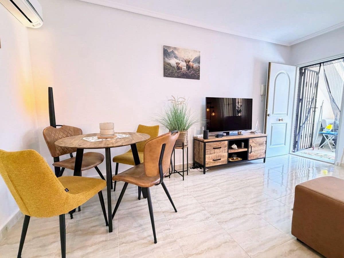 2 soverom Leilighet til salgs i Orihuela Costa med svømmebasseng - € 219 000 (Ref: 10101956)