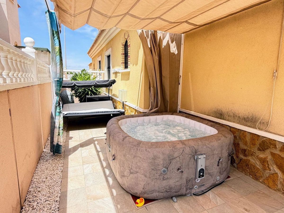 2 soverom Leilighet til salgs i Orihuela Costa med svømmebasseng - € 219 000 (Ref: 10101956)