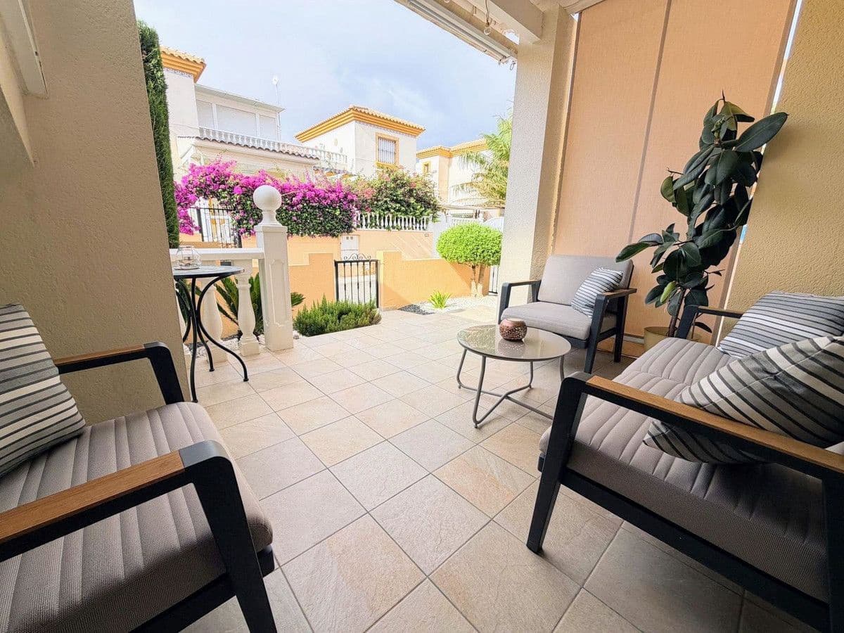 2 soverom Leilighet til salgs i Orihuela Costa med svømmebasseng - € 219 000 (Ref: 10101956)