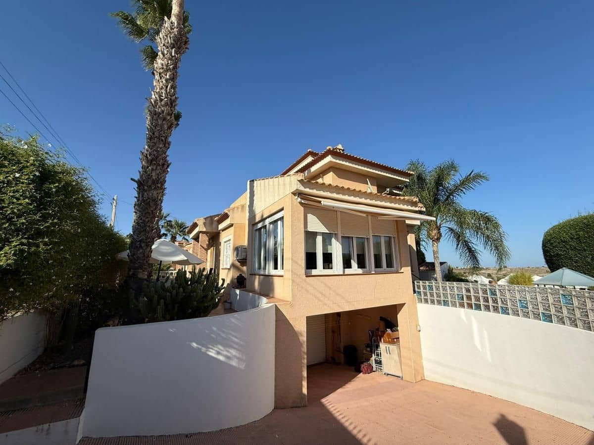 3 slaapkamer Villa te koop in San Miguel de Salinas - € 525.000 (Ref: 10102192)