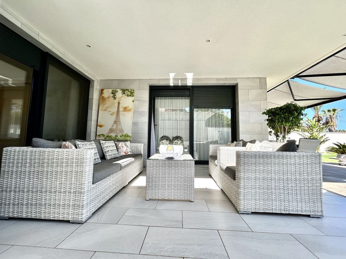 3 soverom Villa til salgs i Estrella de Mar - € 1 598 000 (Ref: 10104381)