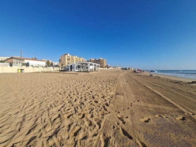 3 soveværelse Semi-Rækkehus til salg i Los Europeos, Torrevieja - € 695.000 (Ref: 10104553)