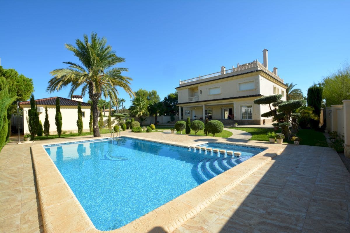 9 chambre Villa/Maison à vendre à Cabo Roig avec piscine - 1 750 000 € (Ref: 10104970)