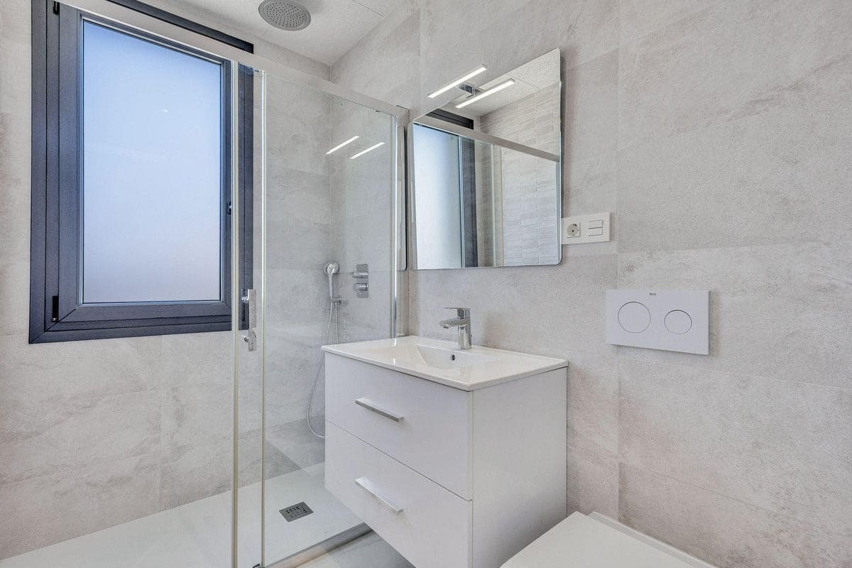 3 soverom Villa til salgs i Torrevieja - € 749 900 (Ref: 10105876)