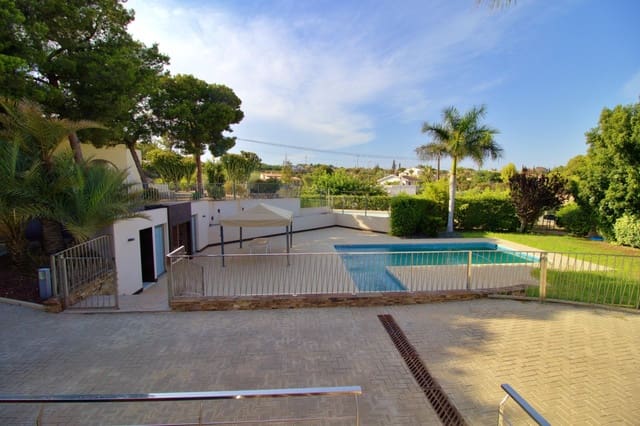 4 bedroom Villa for sale in Peña de las Águilas, Elche / Elx with pool - € 814,800 (Ref: 10105911)