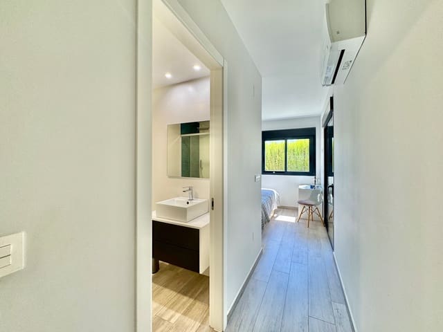 2 soverom Leilighet til salgs i Villamartin, Orihuela med svømmebasseng garasje - € 220 000 (Ref: 10106613)