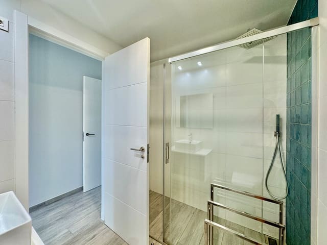 2 soverom Leilighet til salgs i Villamartin, Orihuela med svømmebasseng garasje - € 220 000 (Ref: 10106613)