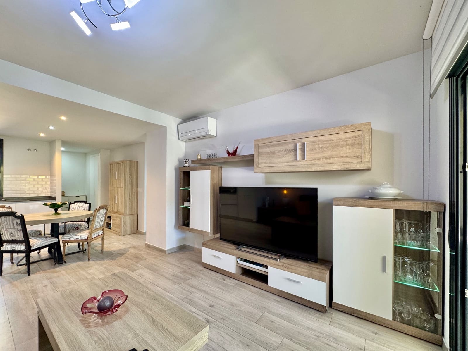 2 soverom Leilighet til salgs i Villamartin med svømmebasseng garasje - € 220 000 (Ref: 10106613)