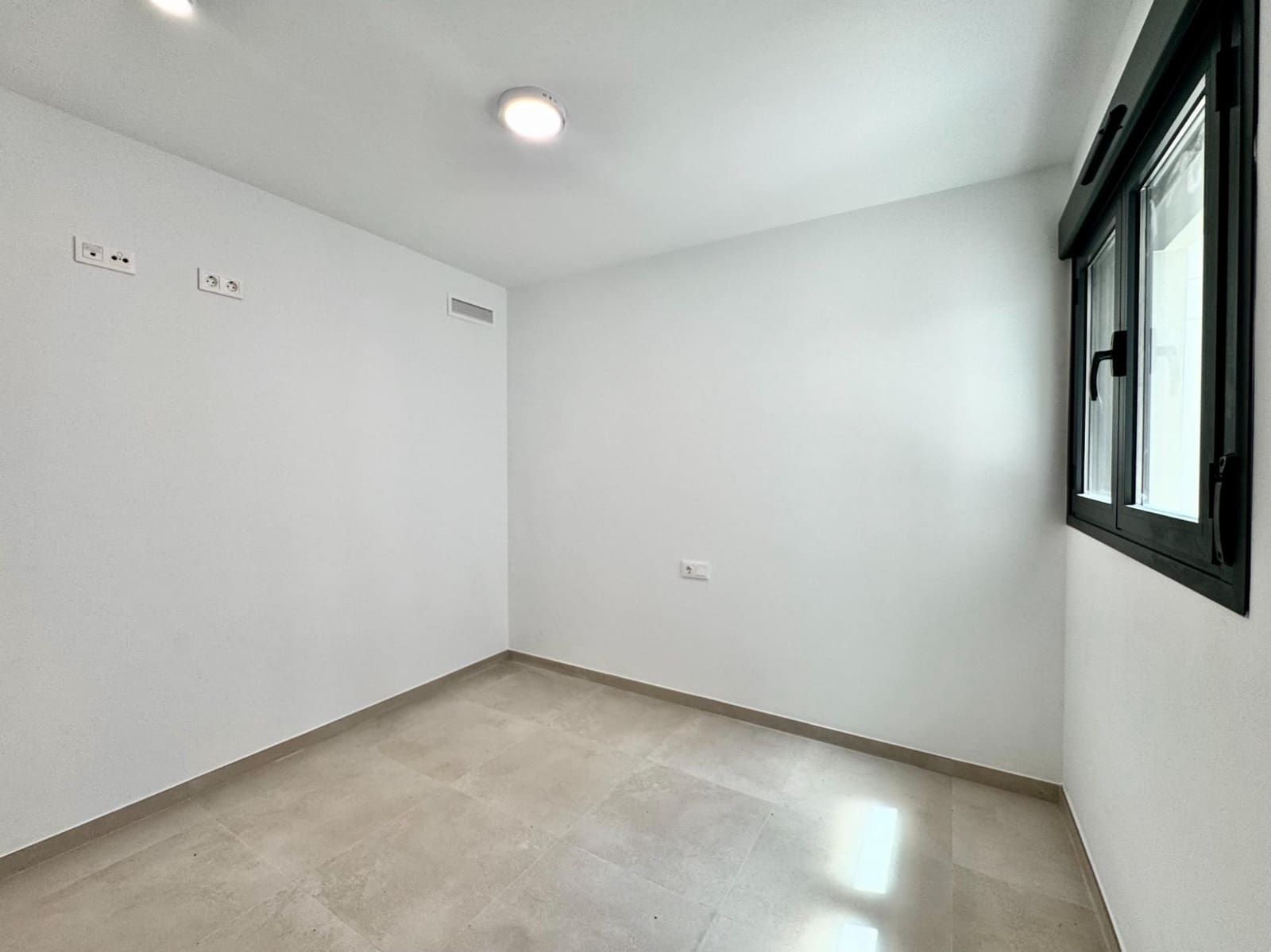 3 bedroom Apartment for sale in Alicante / Alacant city with pool - € 320,000 (Ref: 10106617)