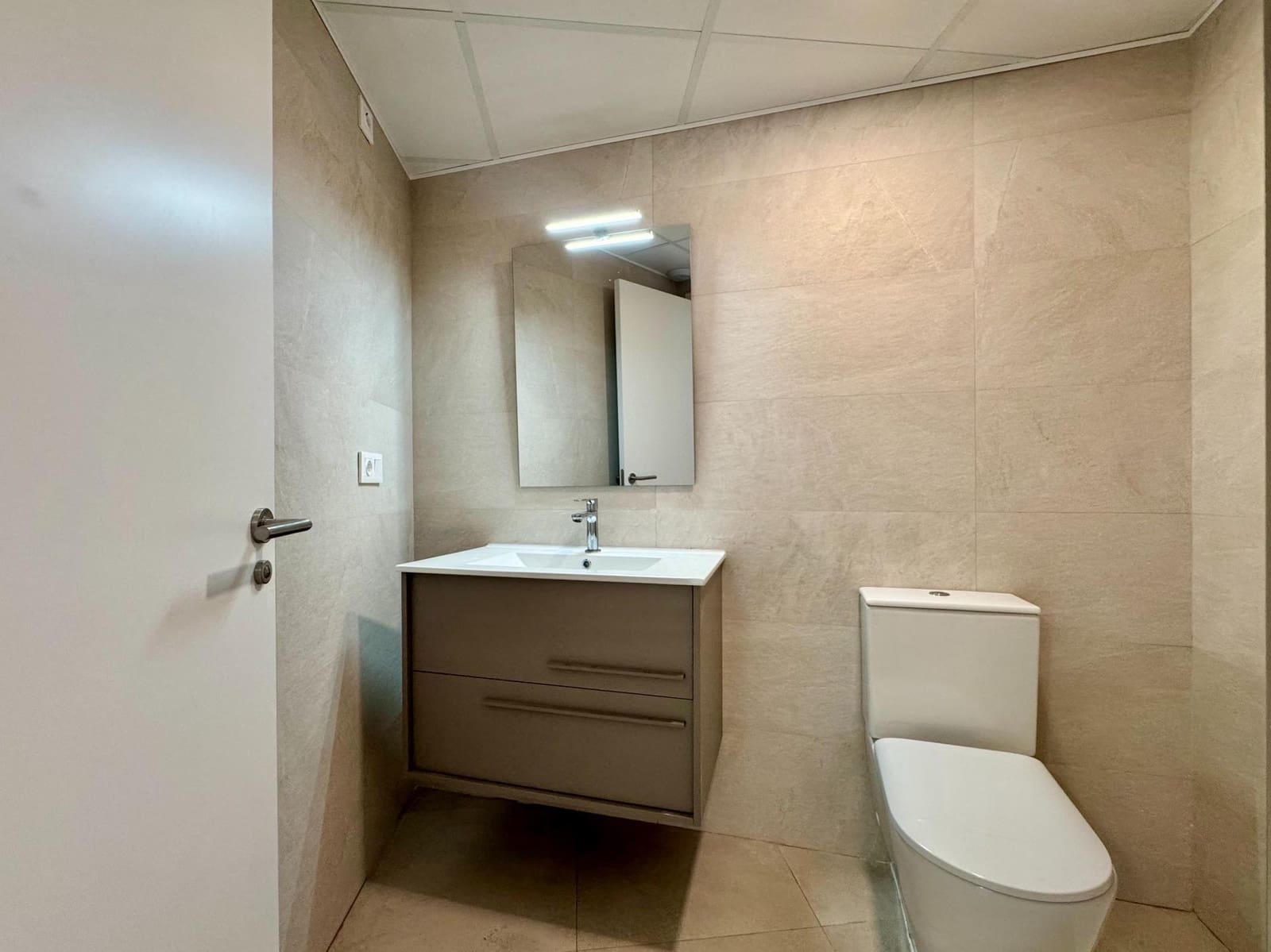 3 bedroom Apartment for sale in Alicante / Alacant city with pool - € 320,000 (Ref: 10106617)