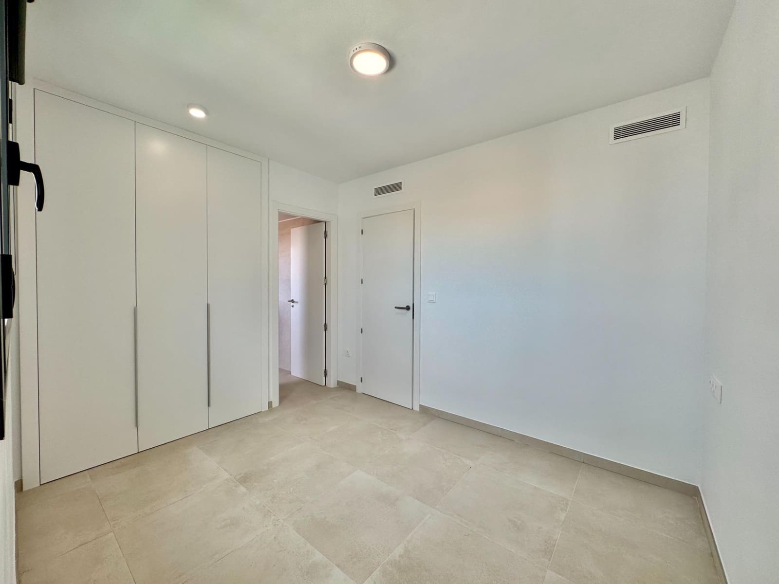 3 bedroom Apartment for sale in Alicante / Alacant city with pool - € 320,000 (Ref: 10106617)