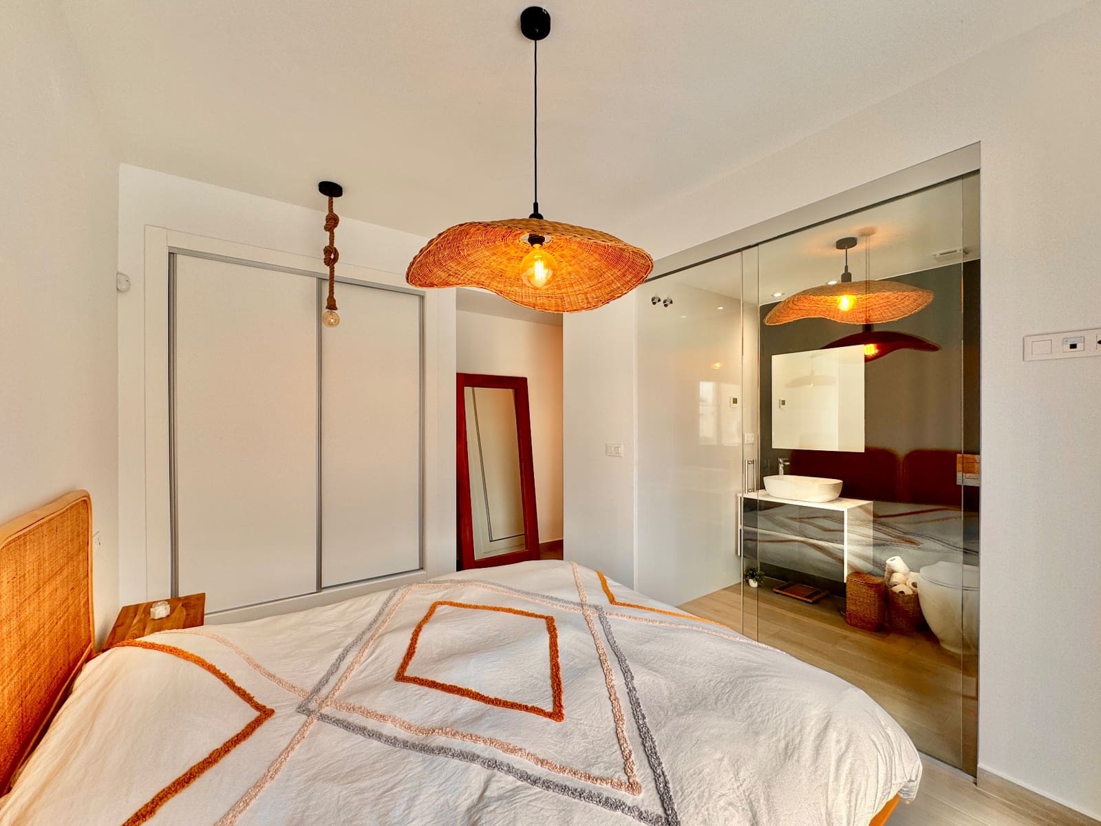 3 bedroom Villa for sale in Alicante / Alacant city with pool garage - € 620,000 (Ref: 10106621)