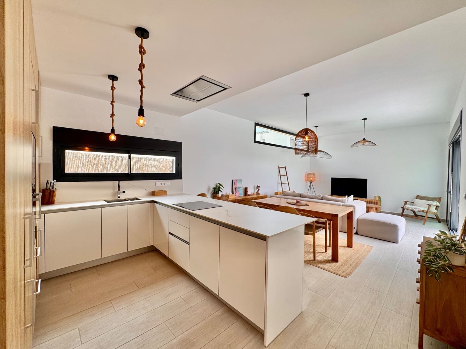 3 bedroom Villa for sale in Alicante / Alacant city with pool garage - € 620,000 (Ref: 10106621)