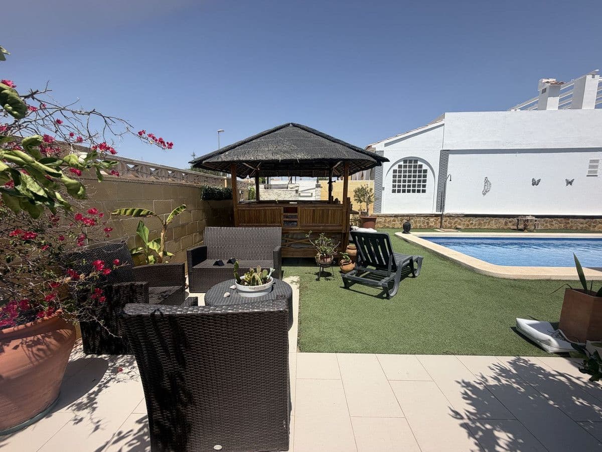 4 soverom Villa til salgs i Avileses med svømmebasseng - € 289 000 (Ref: 10106650)