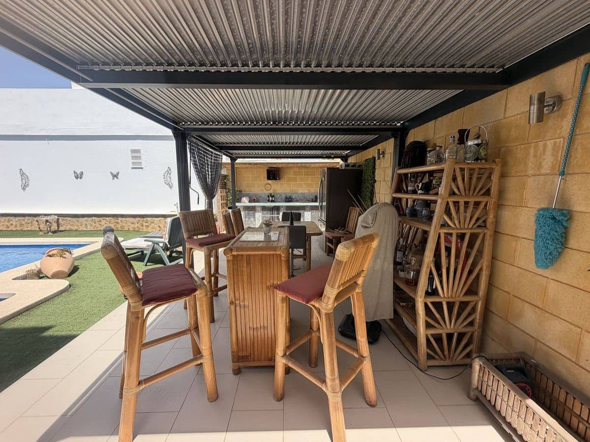 4 soverom Villa til salgs i Avileses med svømmebasseng - € 289 000 (Ref: 10106650)