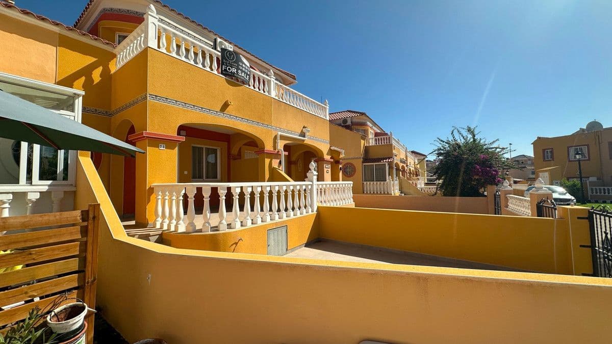 2 sypialnia Dom szeregowy na sprzedaż w Orihuela Costa z basenem - 255 000 € (Ref: 10106705)