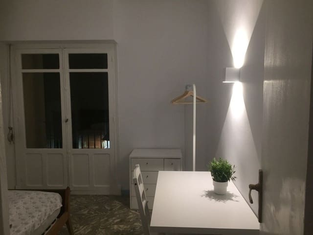 4 slaapkamer Appartement te koop in Barrio del Centro, Alicante stad - € 197.000 (Ref: 10106706)