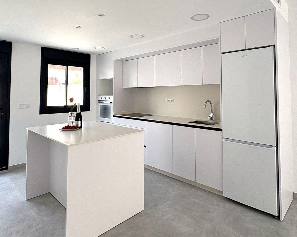 2 quarto Moradia para venda em Cox com piscina - 279 000 € (Ref: 10106719)