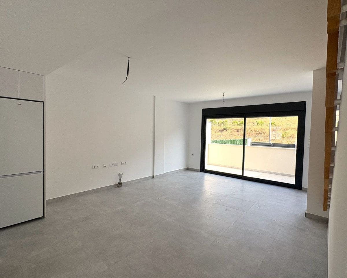 2 quarto Moradia para venda em Cox com piscina - 279 000 € (Ref: 10106719)