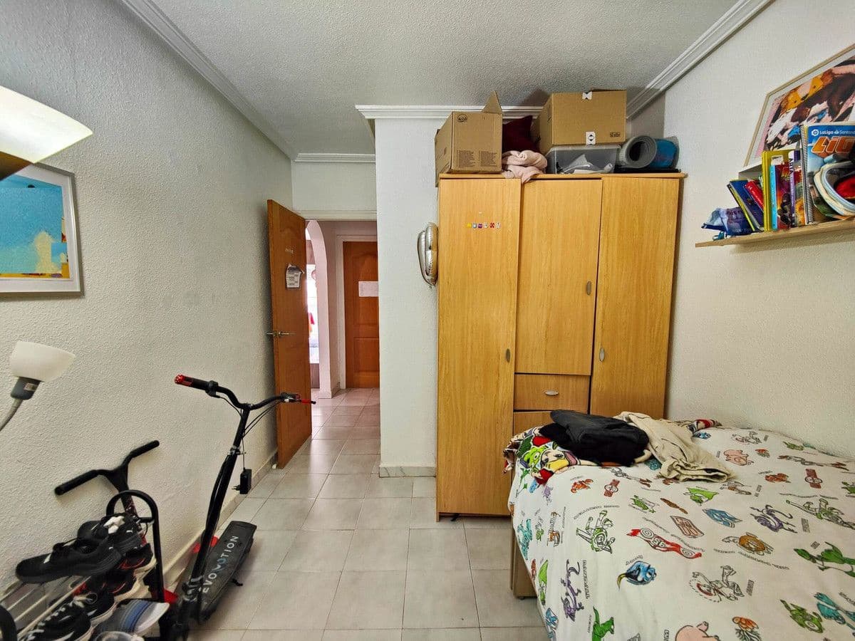 4 slaapkamer Halfvrijstaande villa te koop in San Miguel de Salinas met zwembad - € 189.900 (Ref: 10106753)