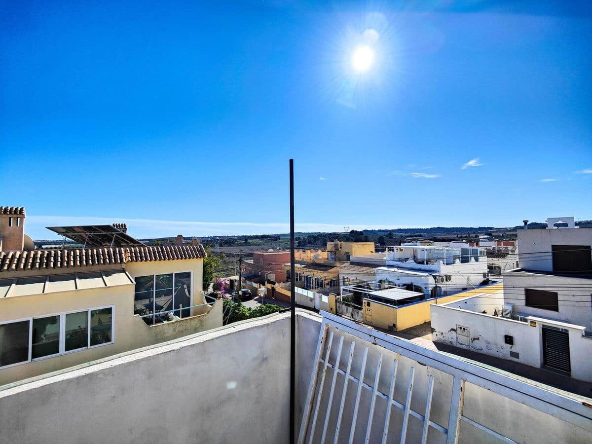 4 slaapkamer Halfvrijstaande villa te koop in San Miguel de Salinas met zwembad - € 189.900 (Ref: 10106753)