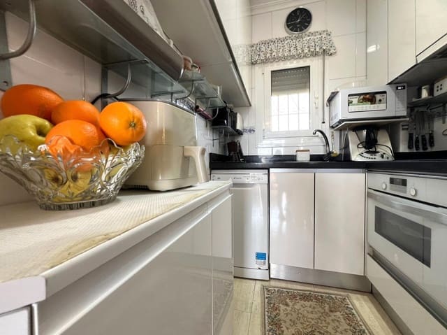 Bungalow de 2 habitaciones en Aguas Nuevas, Torrevieja en venta con piscina - 180.000 € (Ref: 10106833)