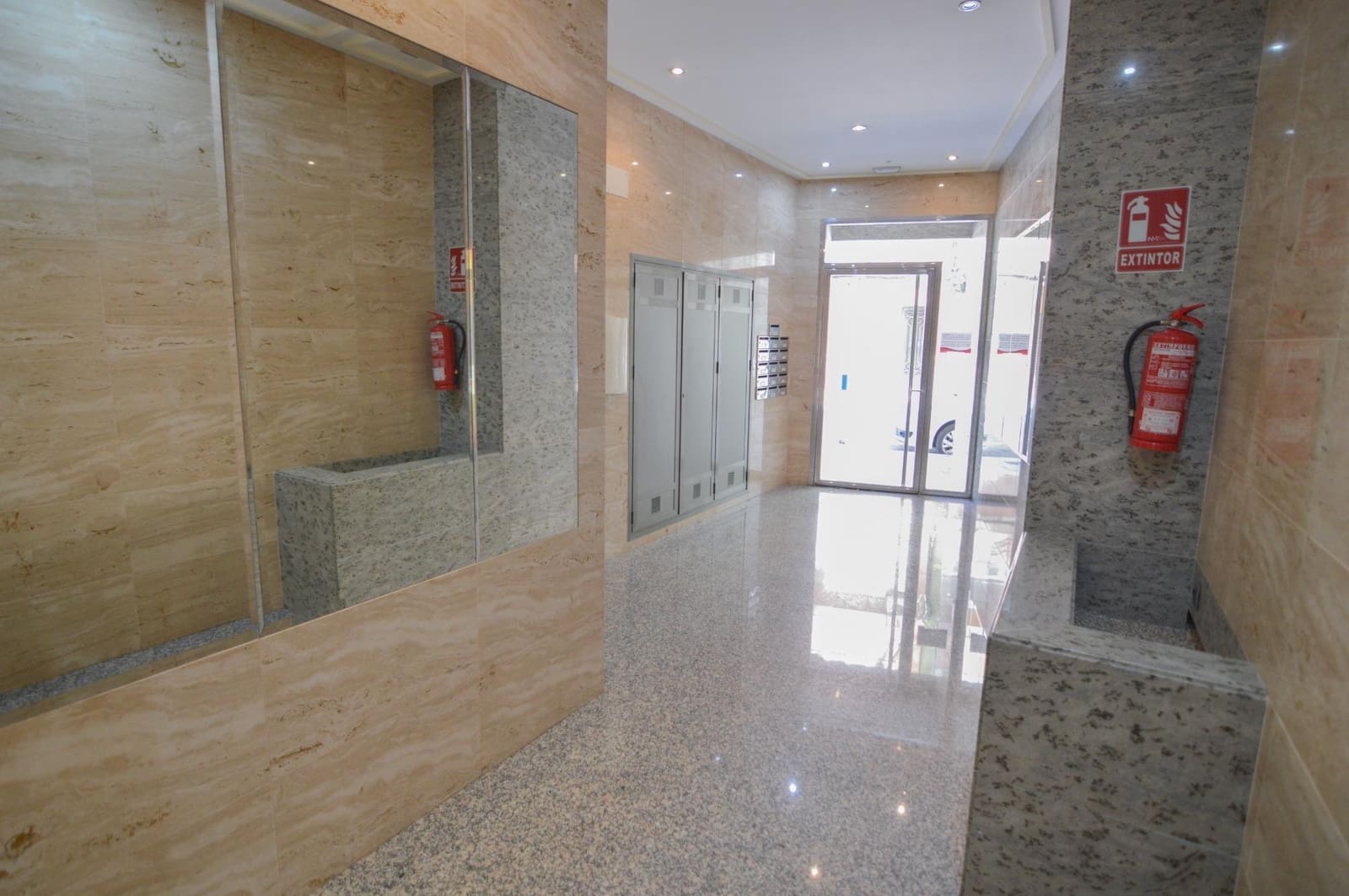 2 soveværelse Lejlighed til salg i Torrevieja - € 209.900 (Ref: 10106863)