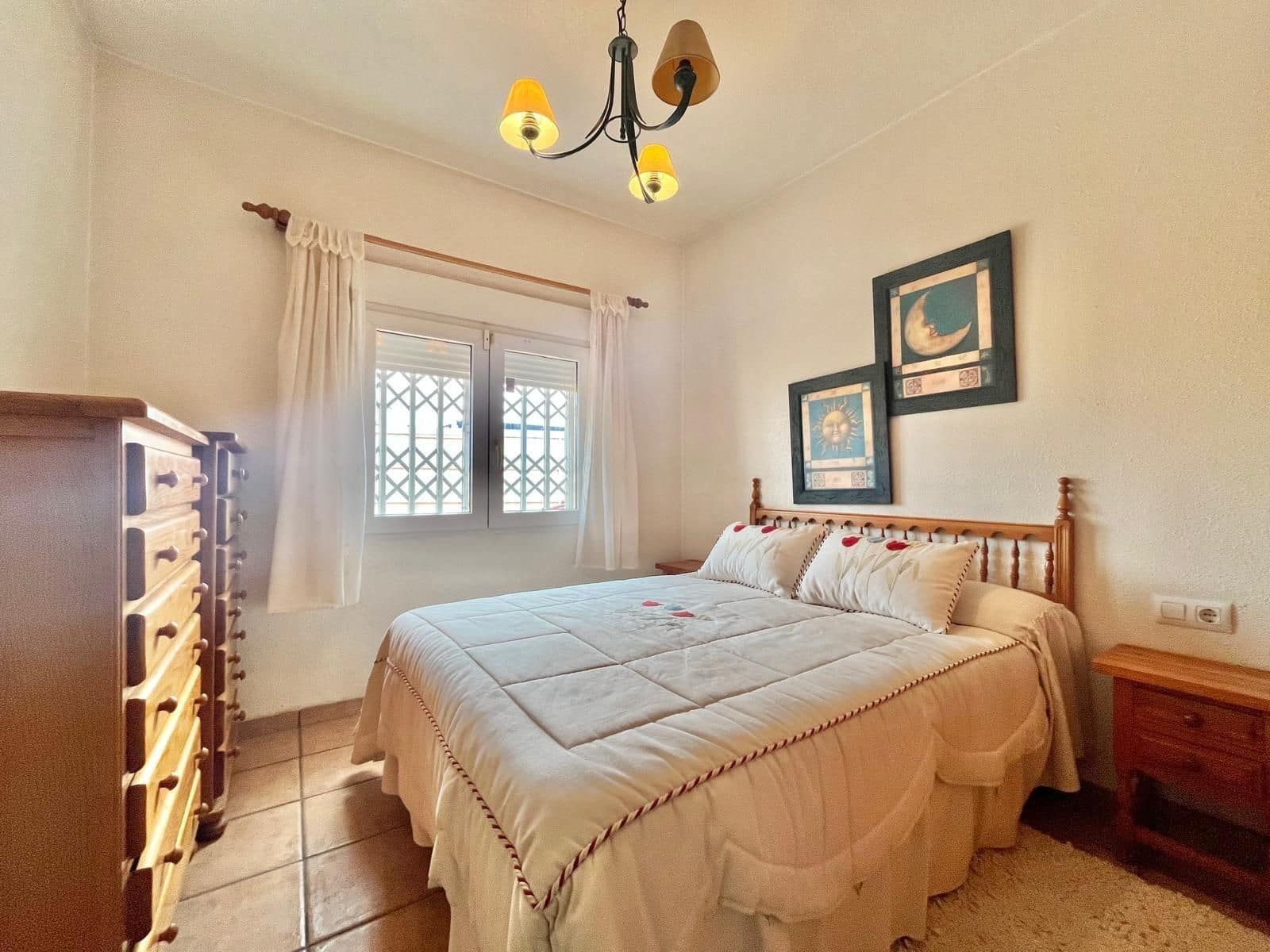 2 soveværelse Villa til salg i Torrevieja med swimmingpool - € 240.000 (Ref: 10106865)