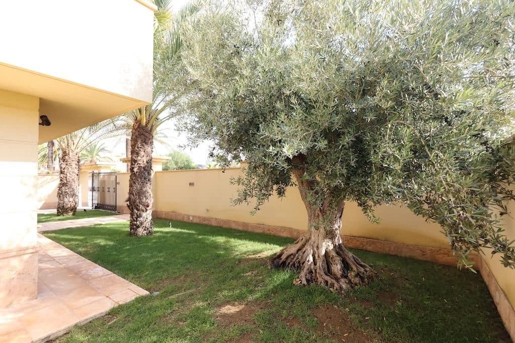 Chalet de 4 habitaciones en Cabo Roig en venta - 990.000 € (Ref: 10106899)