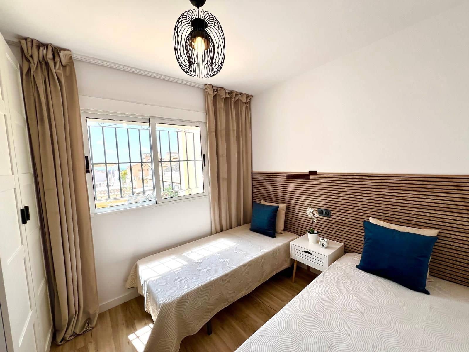 Casa de 3 habitaciones en Orihuela en venta con piscina - 279.000 € (Ref: 10106913)