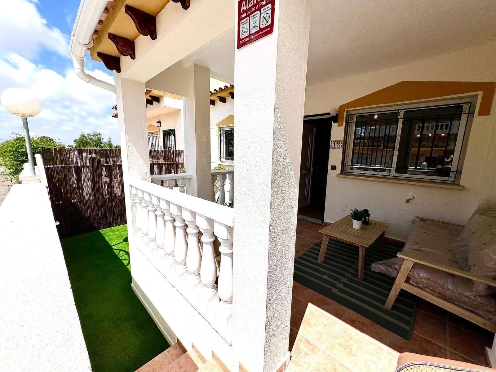 Casa de 3 habitaciones en Orihuela en venta con piscina - 279.000 € (Ref: 10106913)