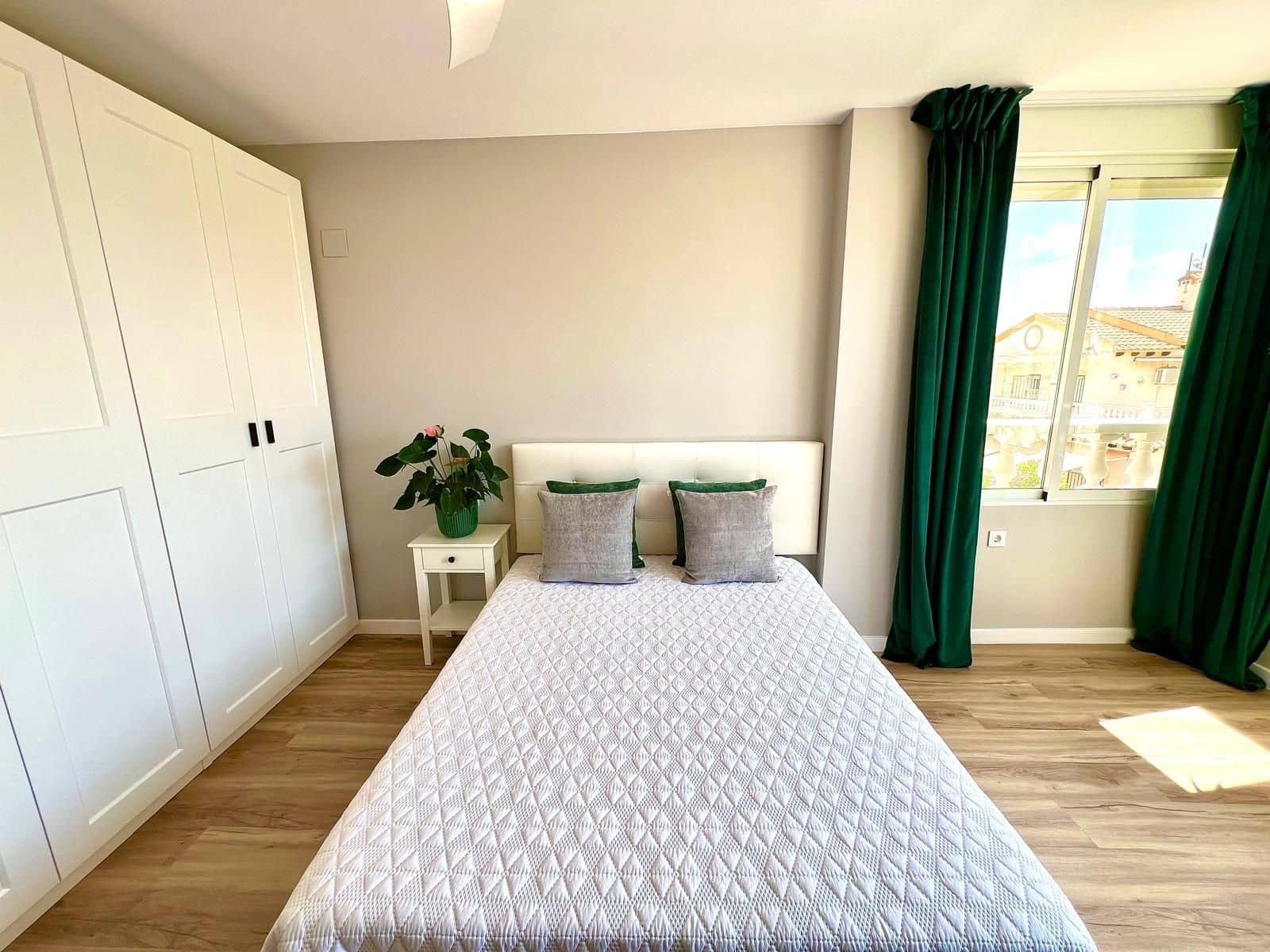Casa de 3 habitaciones en Orihuela en venta con piscina - 279.000 € (Ref: 10106913)