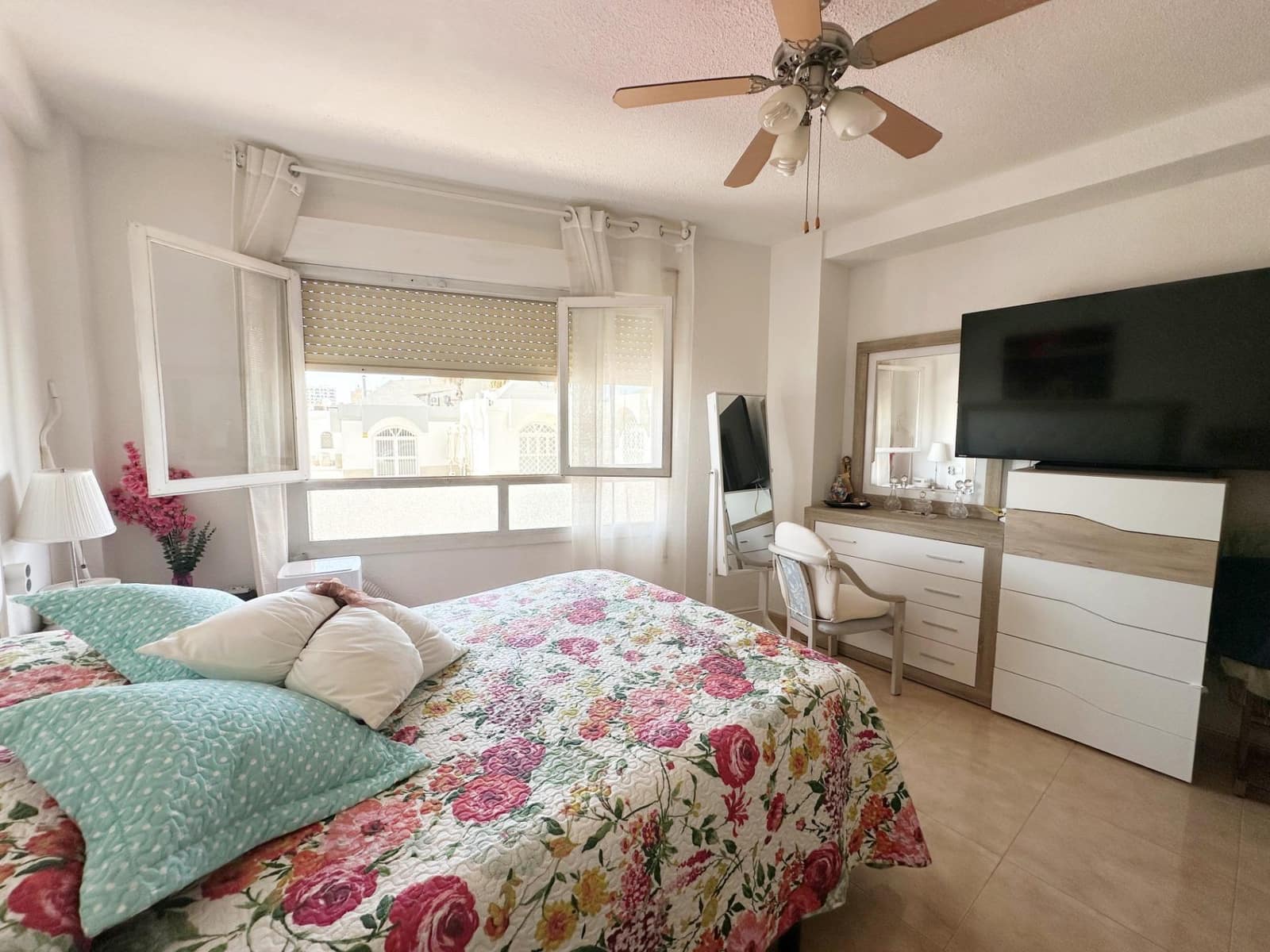 3 makuuhuone Huoneisto myytävänä paikassa Torrevieja - 215 000 € (Ref: 10107027)