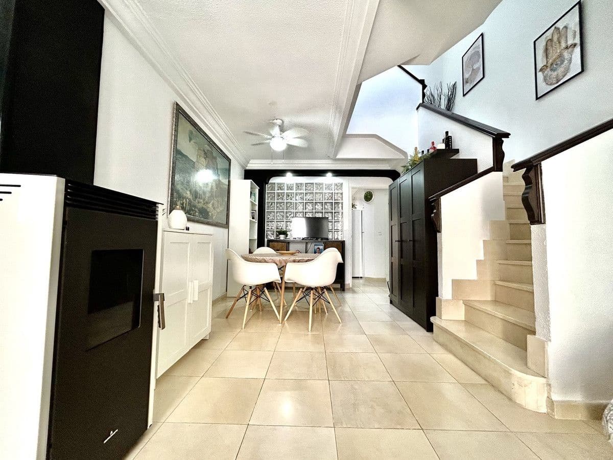 Casa de 4 habitaciones en Almoradí en venta - 229.995 € (Ref: 10107065)