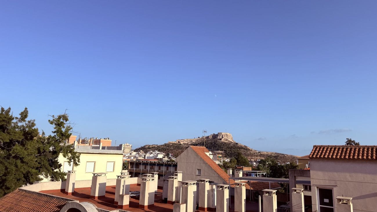 3 bedroom Apartment for sale in Alicante / Alacant city - € 279,000 (Ref: 10107085)
