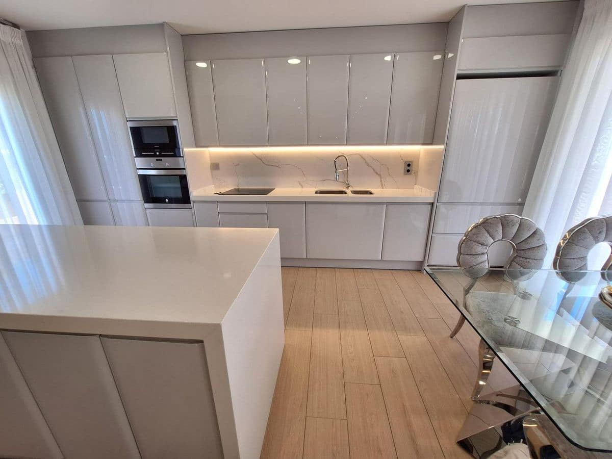 2 makuuhuone Huvila myytävänä paikassa Torrevieja - 760 000 € (Ref: 10107324)